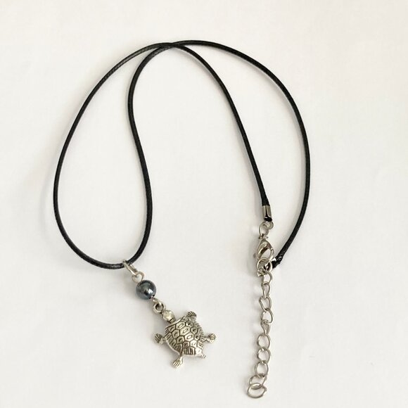 Pearl Bead Sea Turtle Necklace Silver Tone Nautical Island Beach Black Cord 17" - Picture 5 of 8